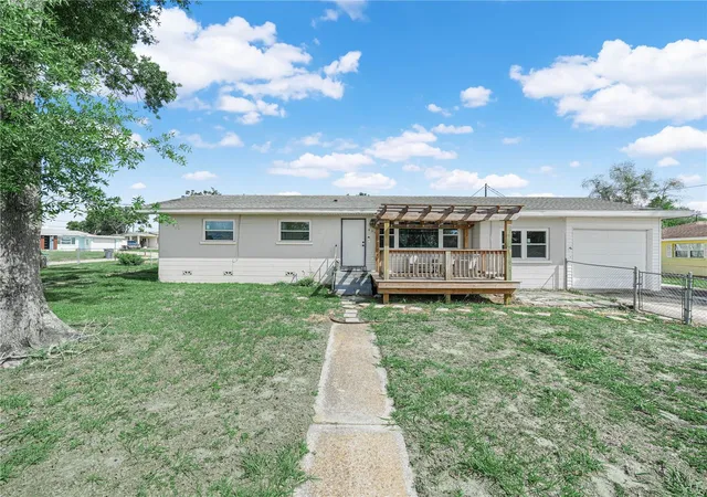 Photo 1 of Single family home for sale at 231 Ridge Manor Dr, Lake Wales, FL 33853 | MLS# K4903520 | Listing updated on 2026-09-29