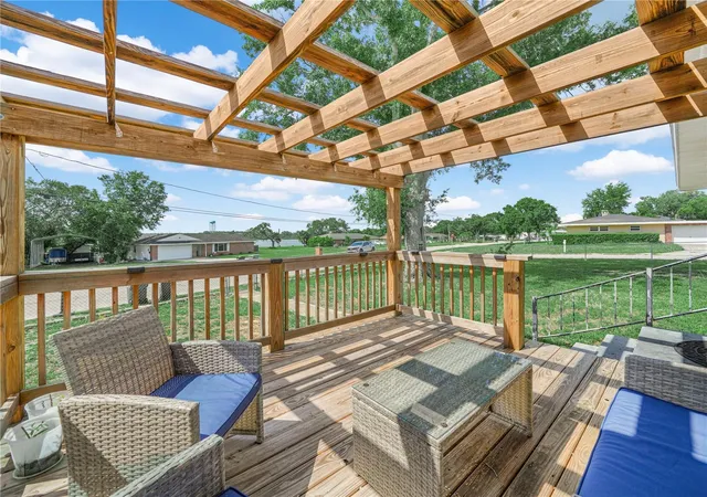 Photo 4 of Single family home for sale at 231 Ridge Manor Dr, Lake Wales, FL 33853 | MLS# K4903520 | Listing updated on 2026-09-29
