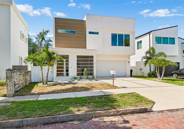 Photo 3 of Single family home for sale at 1314 1/2 W Lemon St, Tampa, FL 33606 | MLS# TB8512163 | Listing updated on 2026-10-04
