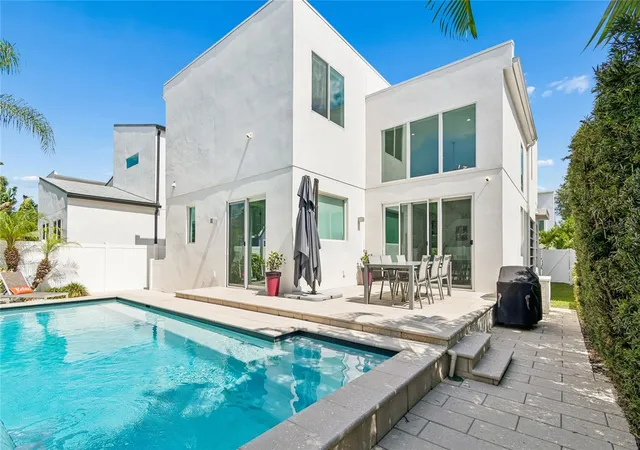 Photo 4 of Single family home for sale at 1314 1/2 W Lemon St, Tampa, FL 33606 | MLS# TB8512163 | Listing updated on 2026-10-04