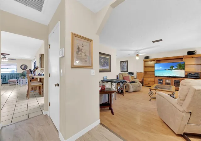 Photo 3 of Single family home for sale at 1007 22nd Avenue W, Palmetto, FL 34221 | MLS# W7886081 | Listing updated on 2026-09-25