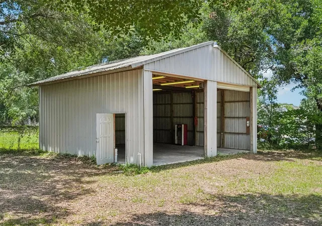 2nd image of 126 S Saint Cloud Ave, Valrico, FL 33594 | MLS# TB8512173