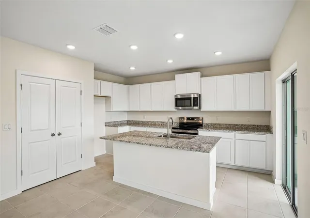 Photo 2 of Single family home for sale at 811 Andrew St, Winter Haven, FL 33881 | MLS# O6410787 | Listing updated on 2026-10-02