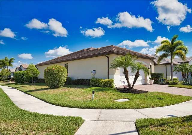 3rd image of 12064 Blazing Star Dr, Venice, FL 34293 | MLS# A4694816
