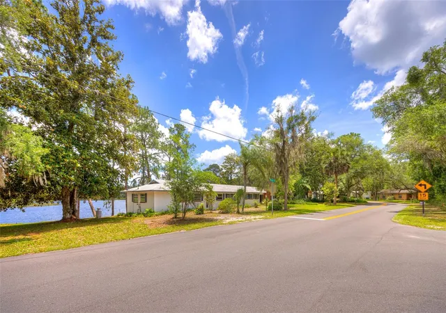 2nd image of 33 Willow Ln, Deland, FL 32724 | MLS# V4949278