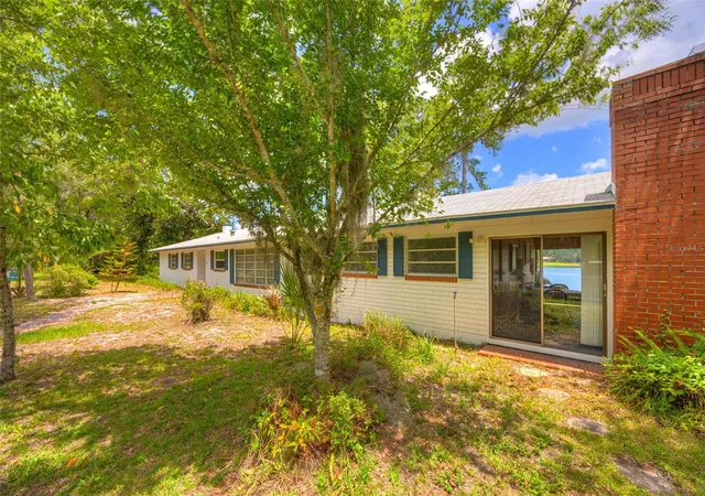 3rd image of 33 Willow Ln, Deland, FL 32724 | MLS# V4949278