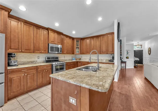 2nd image of 16316 Bridgeglade Ln, Lithia, FL 33547 | MLS# TB8512185