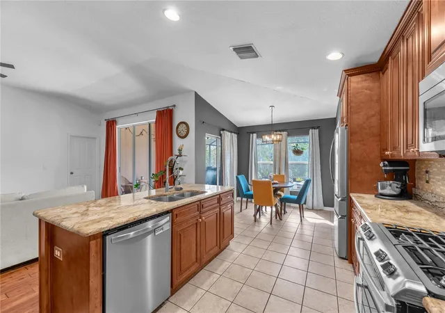 4th image of 16316 Bridgeglade Ln, Lithia, FL 33547 | MLS# TB8512185