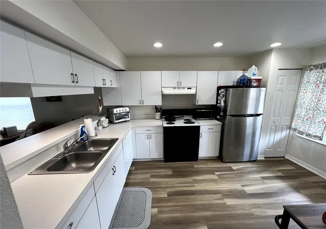 Photo 3 of Condo for sale at 9485 Hamlin Blvd #8, Seminole, FL 33776 | MLS# W7886088 | Listing updated on 2026-09-16