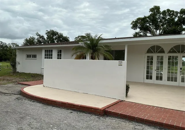 Photo 2 of Single family home for sale at 502 Magellan Dr, Sarasota, FL 34243 | MLS# A4694830 | Listing updated on 2026-09-08