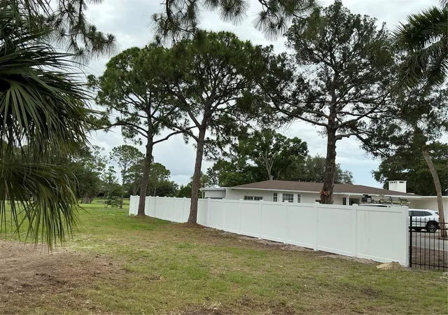 Photo 4 of Single family home for sale at 502 Magellan Dr, Sarasota, FL 34243 | MLS# A4694830 | Listing updated on 2026-09-08