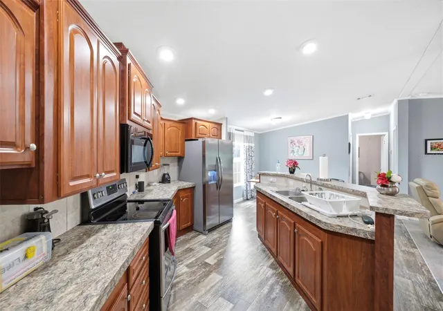 Photo 3 of Manufactured home for sale at 3183 Cedley Rd, Dade City, FL 33523 | MLS# W7886091 | Listing updated on 2026-08-07