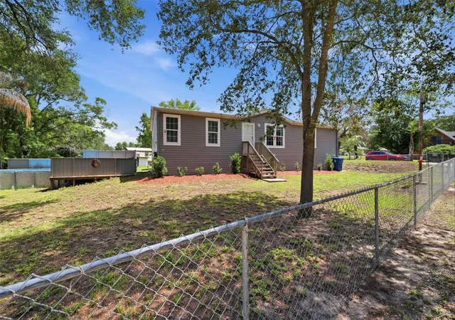 Photo 5 of Manufactured home for sale at 3183 Cedley Rd, Dade City, FL 33523 | MLS# W7886091 | Listing updated on 2026-08-07