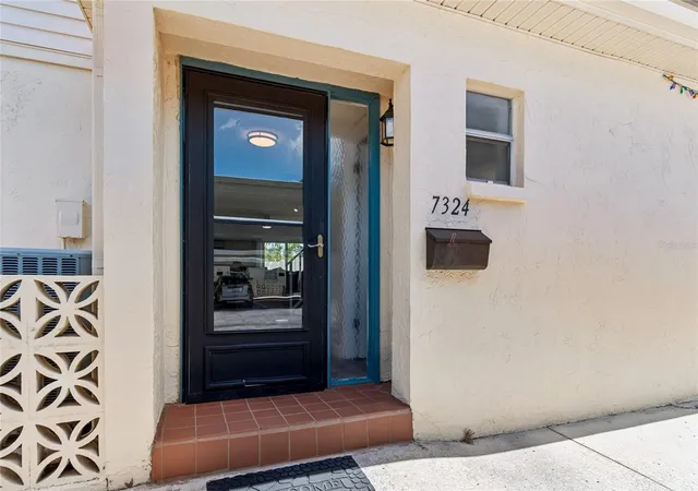 2nd image of 7324 Stone Haven Ct N, Pinellas Park, FL 33781 | MLS# TB8512205
