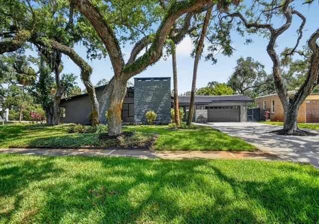 Photo 4 of Single family home for sale at 2708 N Dundee St, Tampa, FL 33629 | MLS# TB8512210 | Listing updated on 2026-10-07