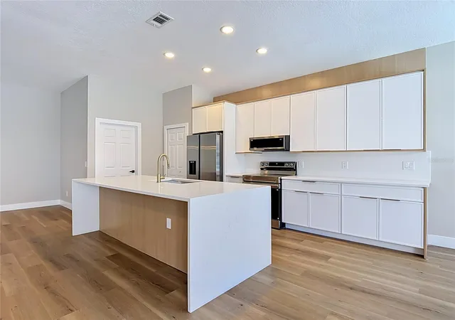 Photo 3 of Sale Pending at 5013 Terra Vista Way, Orlando, FL 32837 | MLS# O6410831 | Listing updated on 2026-09-26