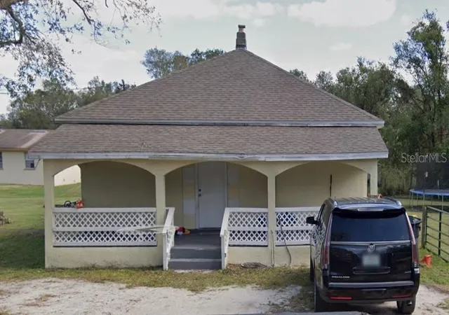 Homes for sale in Mulberry, FL | 7001 Columbia Dr, Mulberry, FL 33860 | MLS# A4694837
