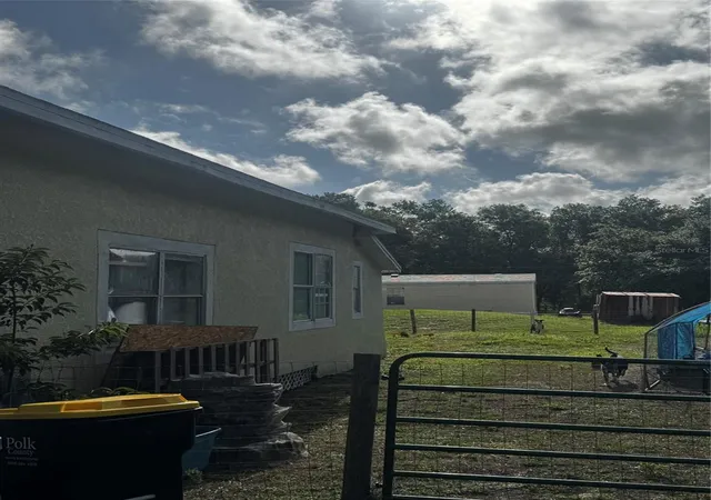 Homes for sale in Mulberry, FL | 7001 Columbia Dr, Mulberry, FL 33860 | MLS# A4694837