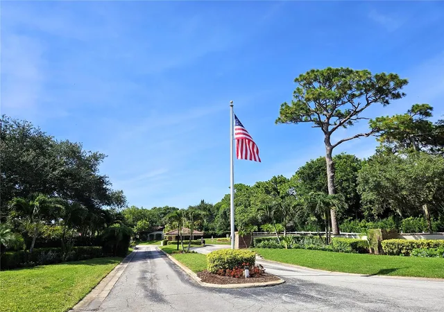 3rd image of 1800 Mariner Dr #9, Tarpon Springs, FL 34689 | MLS# TB8512233