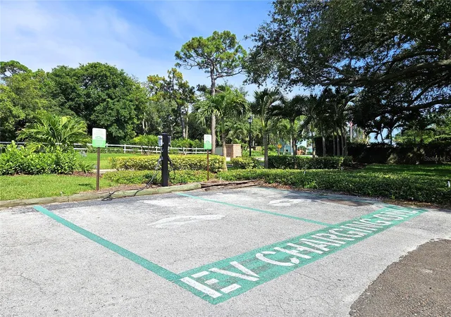 2nd image of 1800 Mariner Dr, TARPON SPRINGS, FL 34689
