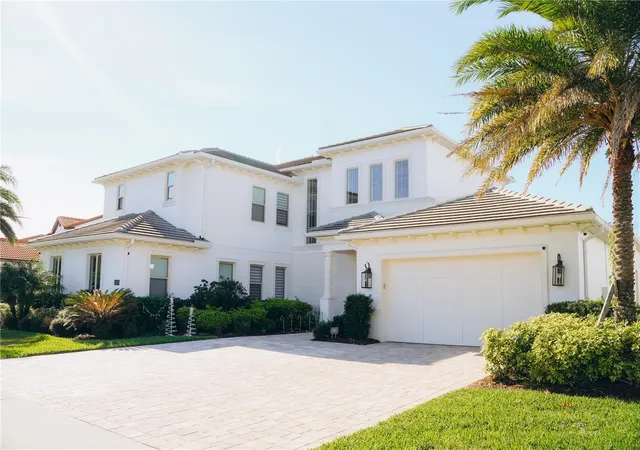 Photo 2 of Mansion for sale at 15505 Shorebird Ln, Winter Garden, FL 34787 | MLS# O6410839 | Listing updated on 2026-05-28