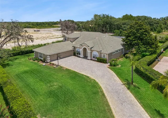 Photo 1 of Single family home for sale at 1700 Lake Roberts Ct, Windermere, FL 34786 | MLS# O6410847 | Listing updated on 2026-08-30