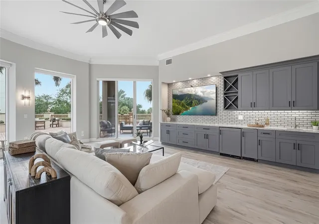 Photo 3 of Condo for sale at 100 Beach Dr Ne #301, Saint Petersburg, FL 33701 | MLS# TB8512252 | Listing updated on 2026-10-12