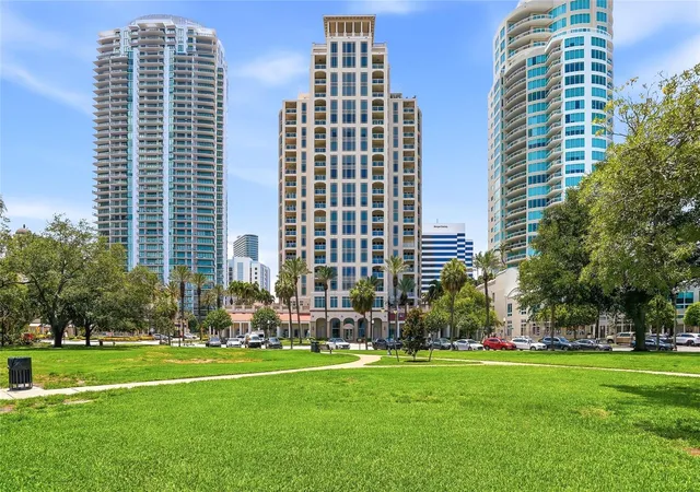 Photo 2 of Condo for sale at 100 Beach Dr Ne #301, Saint Petersburg, FL 33701 | MLS# TB8512252 | Listing updated on 2026-10-12