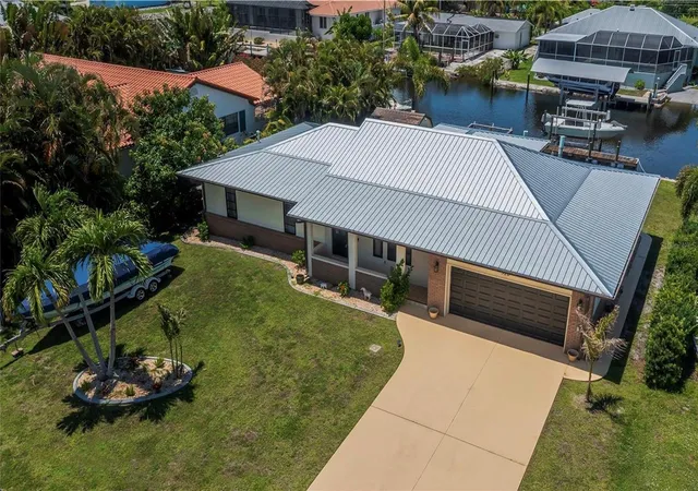 Photo 1 of Single family home for sale at 520 Boardman Dr, Punta Gorda, FL 33950 | MLS# C7526575 | Listing updated on 2026-09-13