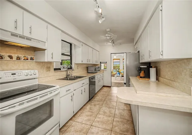 Photo 3 of Single family home for sale at 520 Boardman Dr, Punta Gorda, FL 33950 | MLS# C7526575 | Listing updated on 2026-09-13