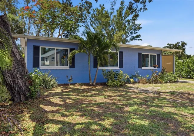 Homes for sale in Nokomis, FL | 709 Padua Ct, Nokomis, FL 34275 | MLS# A4694847
