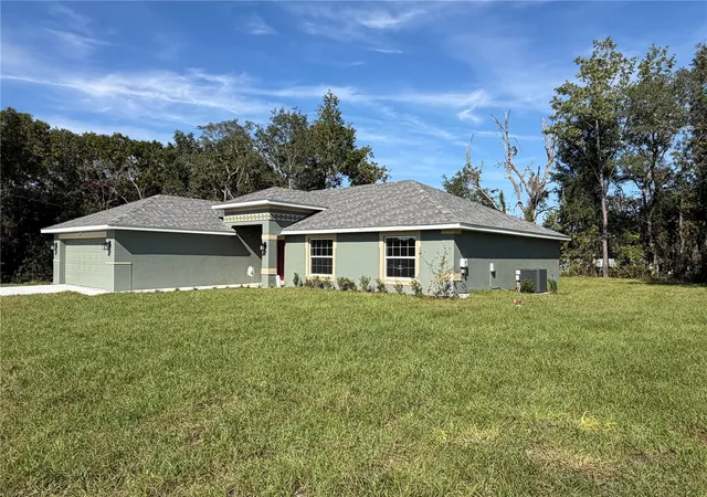 Photo 3 of Single family home for sale at 7 Bahia Pass Ln, Ocala, FL 34472 | MLS# OM725382 | Listing updated on 2026-09-28