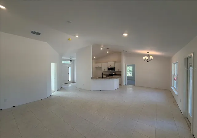 Photo 4 of Single family home for sale at 7 Bahia Pass Ln, Ocala, FL 34472 | MLS# OM725382 | Listing updated on 2026-09-28