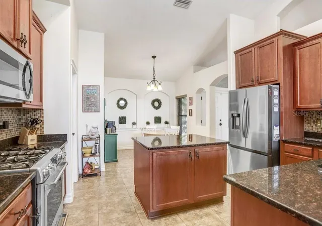 3rd image of 15723 Starling Water Dr, Lithia, FL 33547 | MLS# TB8512277