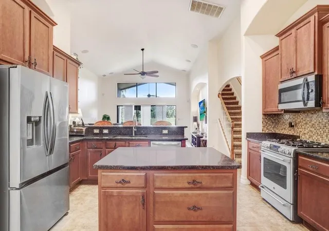 4th image of 15723 Starling Water Dr, Lithia, FL 33547 | MLS# TB8512277