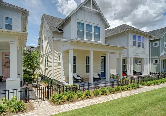 Photo 3 of Sale Pending at 914 Trowman Aly, Winter Garden, FL 34787 | MLS# O6410871 | Listing updated on 2026-08-27