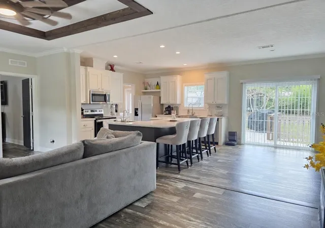 2nd image of 10617 Skewlee Gardens Dr, Thonotosassa, FL 33592 | MLS# TB8512285