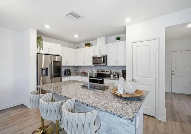 Photo 4 of Townhouse for sale at 9418 Westside Hills Dr, Davenport, FL 33896 | MLS# S5150620 | Listing updated on 2026-05-29