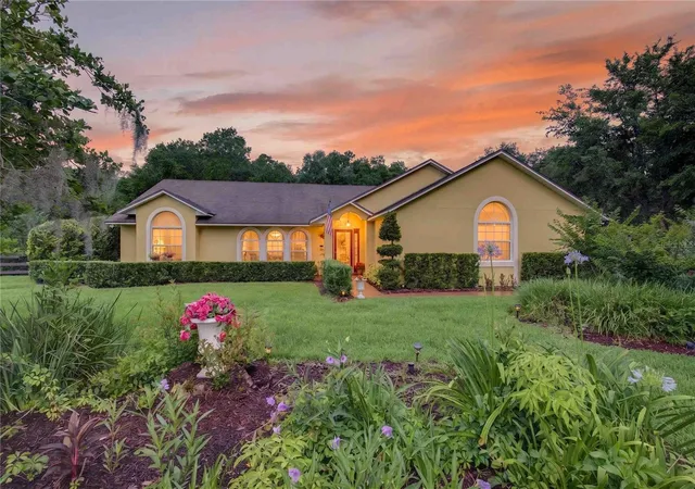 3rd image of 22733 Stallion Dr, Sorrento, FL 32776 | MLS# O6410891