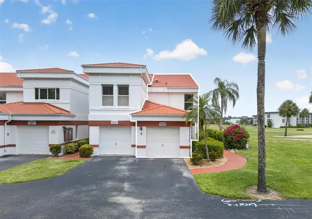 3rd image of 1990 Leisure Dr #3, Fort Myers, FL 33907 | MLS# C7526580