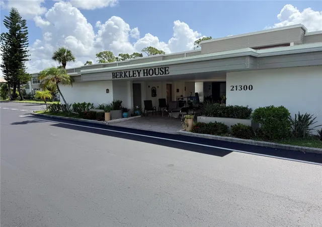 Listing Photo 2 - Condo for sale in building located at 21300 Brinson Ave, PORT CHARLOTTE, FL 33952 - Unit #101