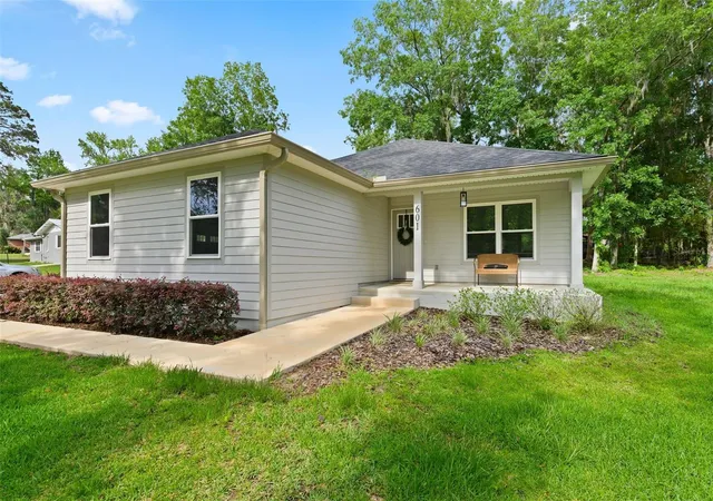 2nd image of 601 Se 4th Ave, Melrose, FL 32666 | MLS# GC540639