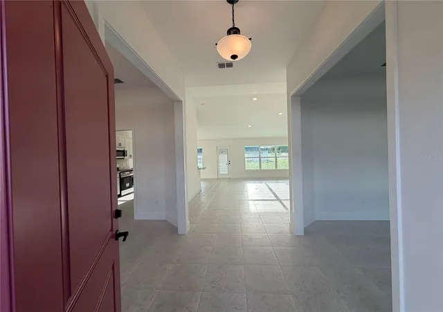 Photo 4 of Sale Pending at 52 Hemlock Trl, Ocala, FL 34472 | MLS# OM725394 | Listing updated on 2026-10-02