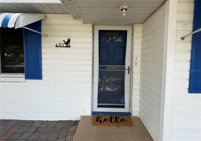 Photo 3 of Single family home for sale at 301 S Seminole Ave, Minneola, FL 34715 | MLS# G5112884 | Listing updated on 2026-08-24