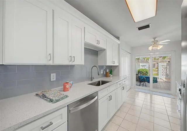Listing Photo 5 - Condo for sale in building located at 144 Boca Ciega Pt Blvd N, Saint Petersburg, FL 33708