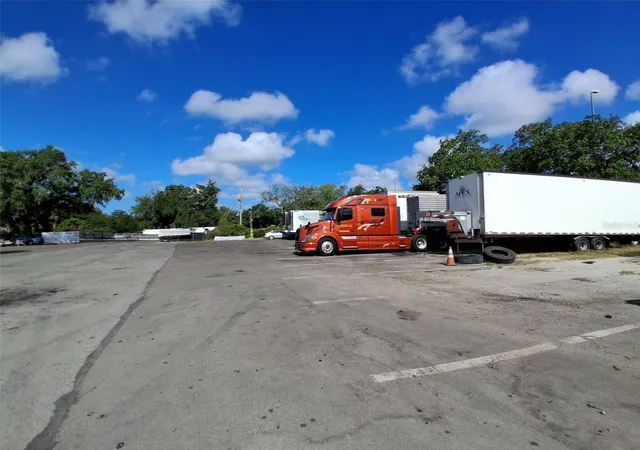 Photo 1 of Land for sale at 7001 Causeway Blvd, Tampa, FL 33619 | MLS# L4962212 | Listing updated on 2026-06-16