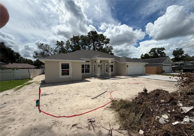 Photo 1 of Single family home for sale at 8744 Se 162nd Street, Summerfield, FL 34491 | MLS# OM725403 | Listing updated on 2026-09-07