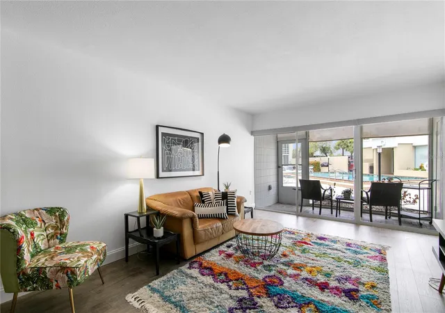 Listing Photo 5 - Condo for sale in building located at 2302 S Manhattan Ave, Tampa, FL 33629 - Unit #108