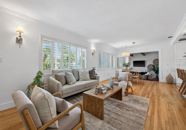 3rd image of 976 Narcissus Ave, Clearwater Beach, FL 33767 | MLS# TB8512363