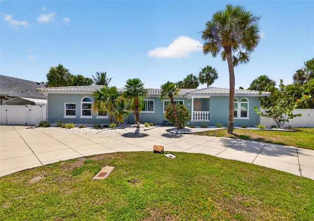 46th image of 976 Narcissus Ave, Clearwater Beach, FL 33767 | MLS# TB8512363